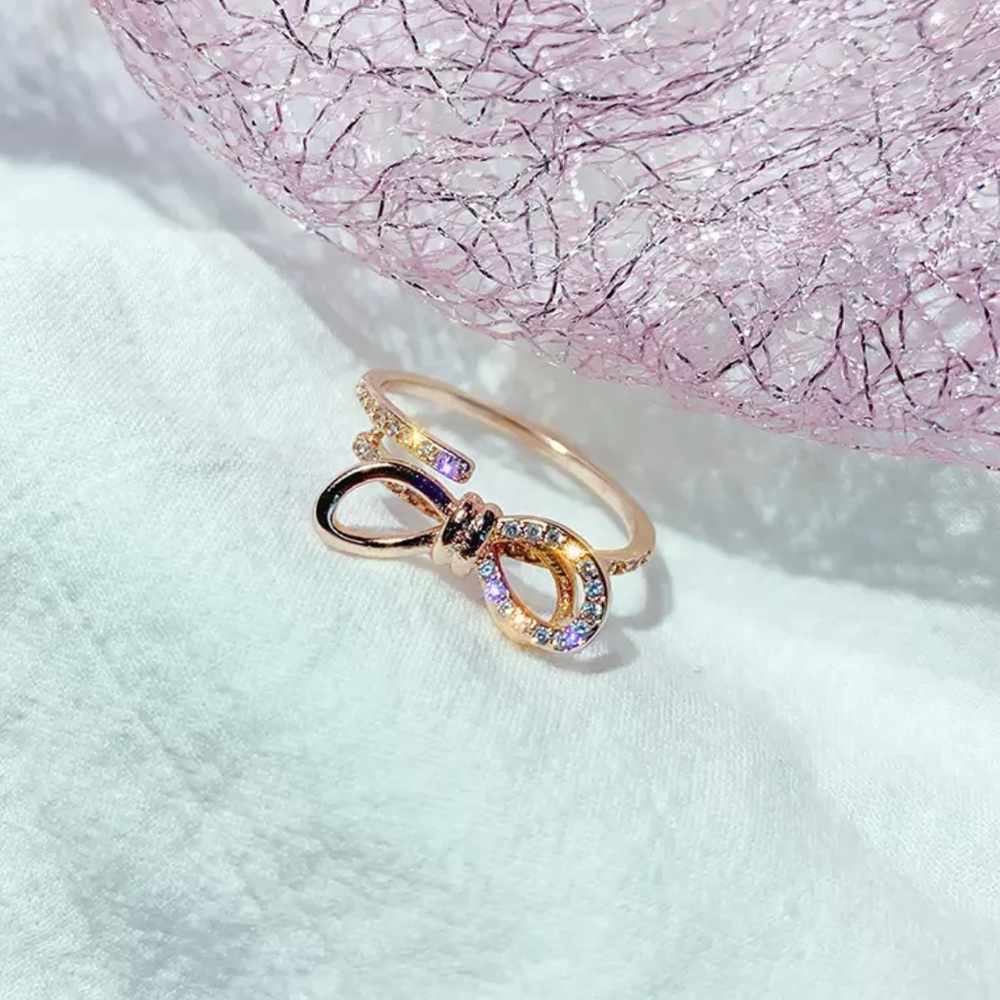 ✨SOLD OUT✨18K Rose Gold Sparkling Bow Ring✨ - Picture 4 of 6
